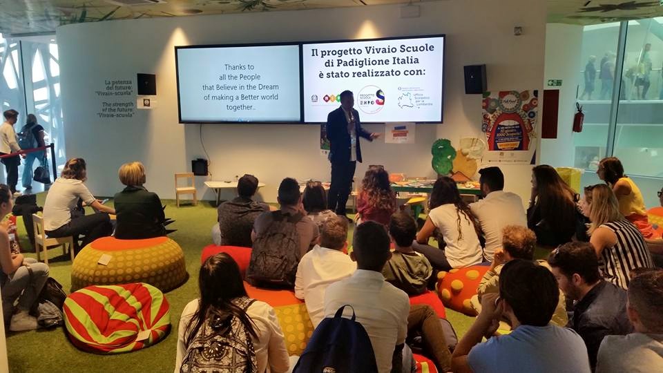 Presentazione VivaioScuole al Padiglione Italia con studenti delle scuole calabresi